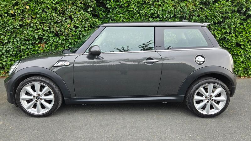 View MINI HATCH 2.0 Cooper SD (Chili) 3dr