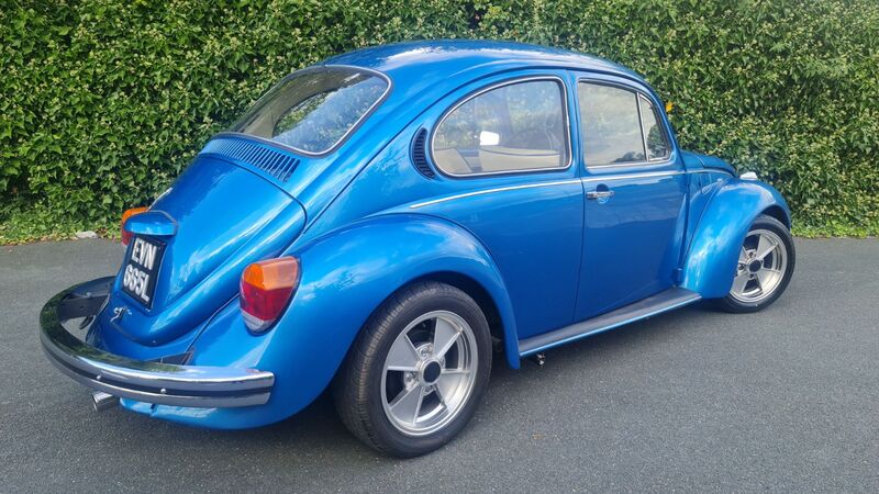 VOLKSWAGEN BEETLE